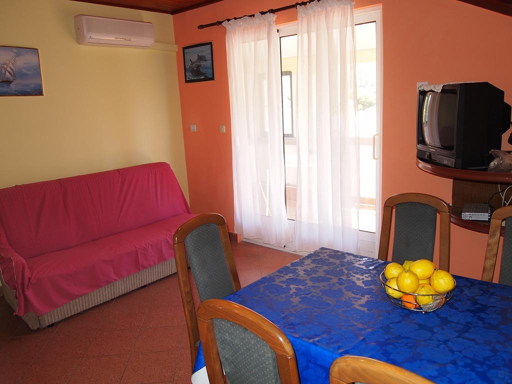 Apartmani Delfin Grebaštica Esterno foto