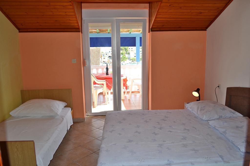 Apartmani Delfin Grebaštica Esterno foto